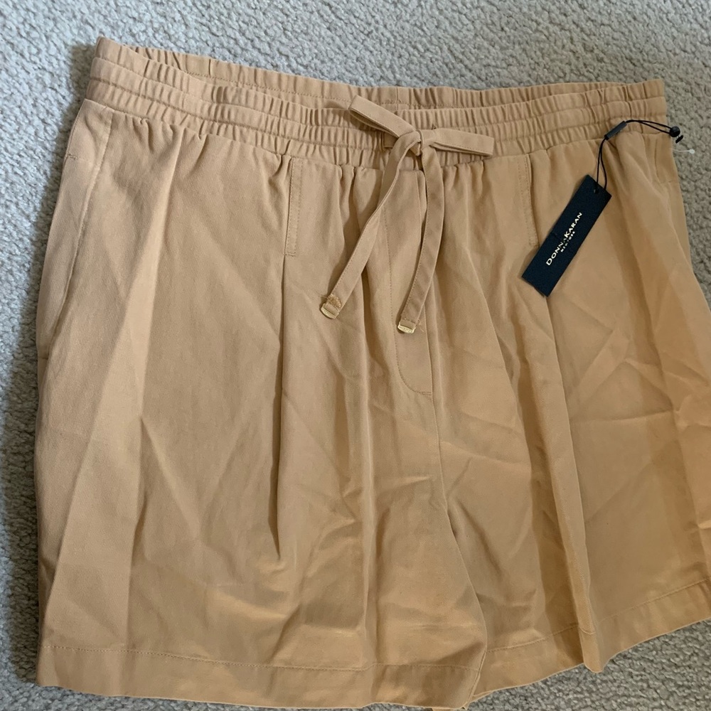 Donna Karen Nwt shorts